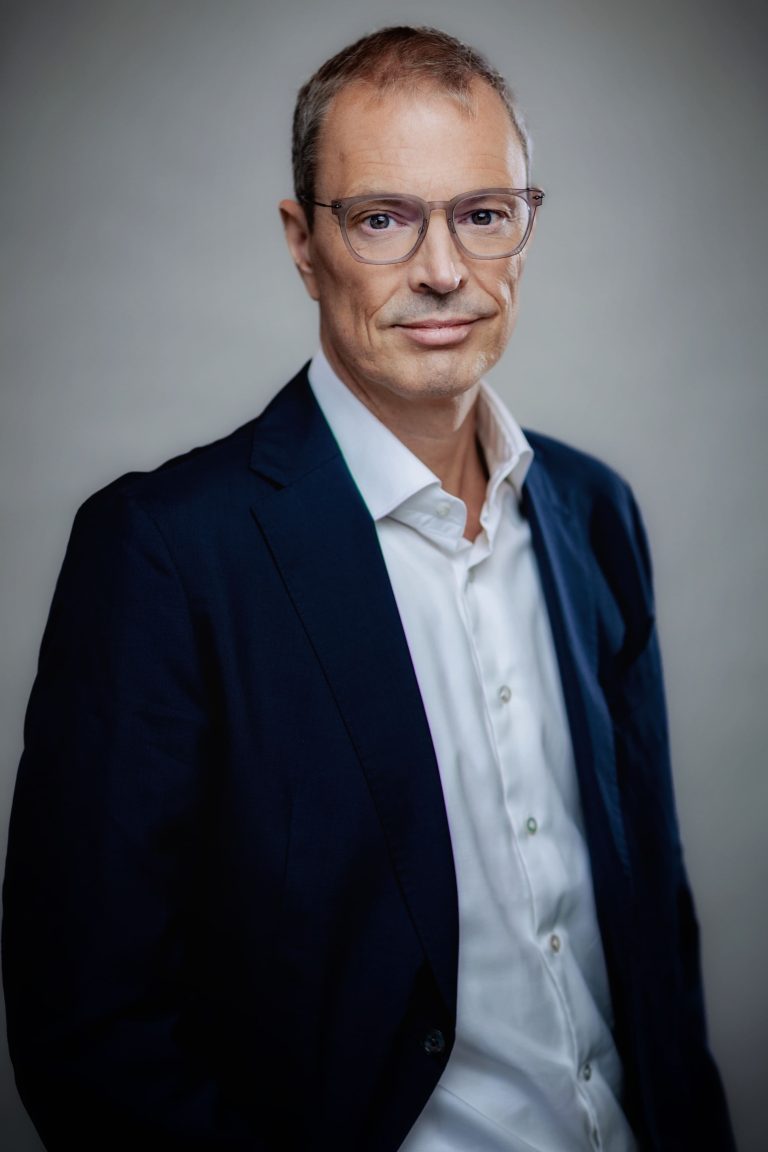 Peter de Caluwe Thunes.com Peter de Caluwe